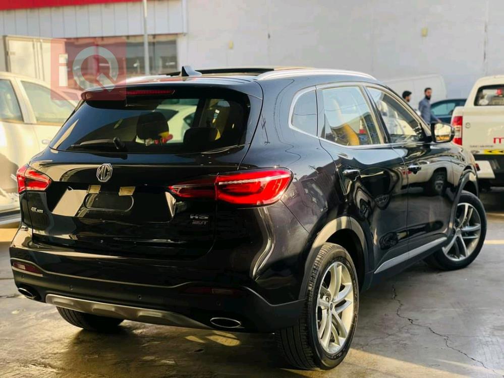MG HS